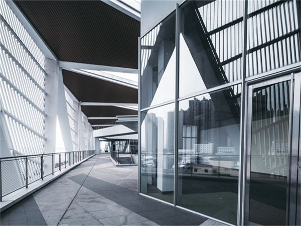 山东青岛滨海商圈与海岸线街景实拍