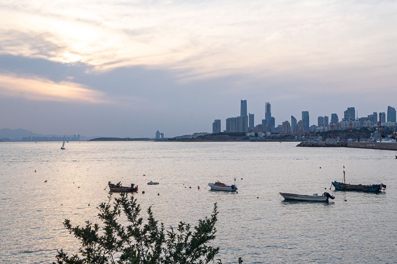 山东青岛城市滨海天际线实拍